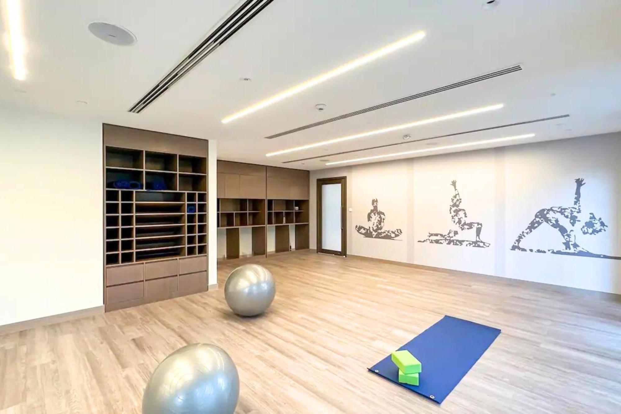 Cosmic Sky High Floor 1br- Mall Access By Maxx Value Homes * Dubai