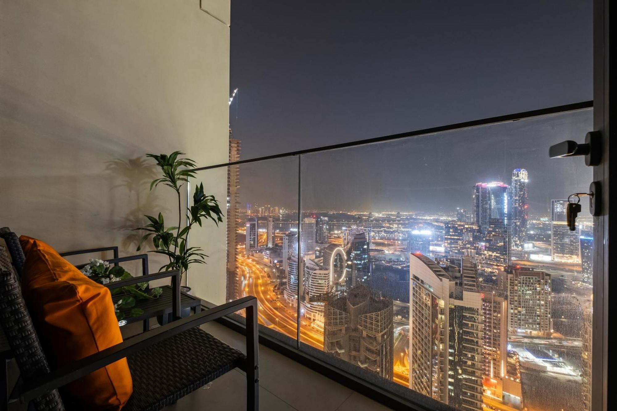 Cosmic Sky High Floor 1br- Mall Access By Maxx Value Homes Apartment *