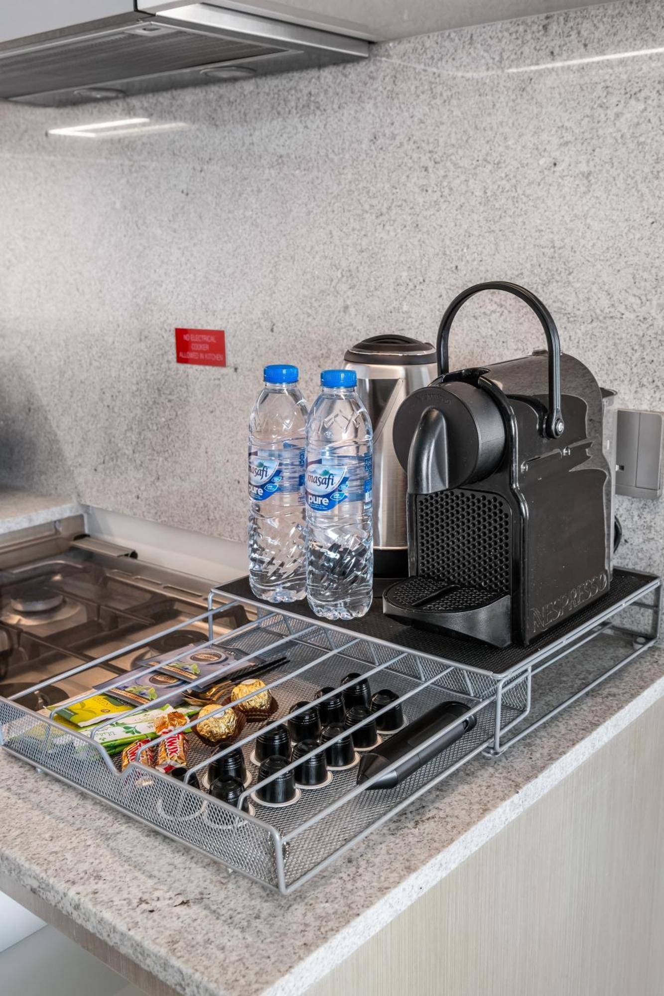 Cosmic Sky High Floor 1br- Mall Access By Maxx Value Homes