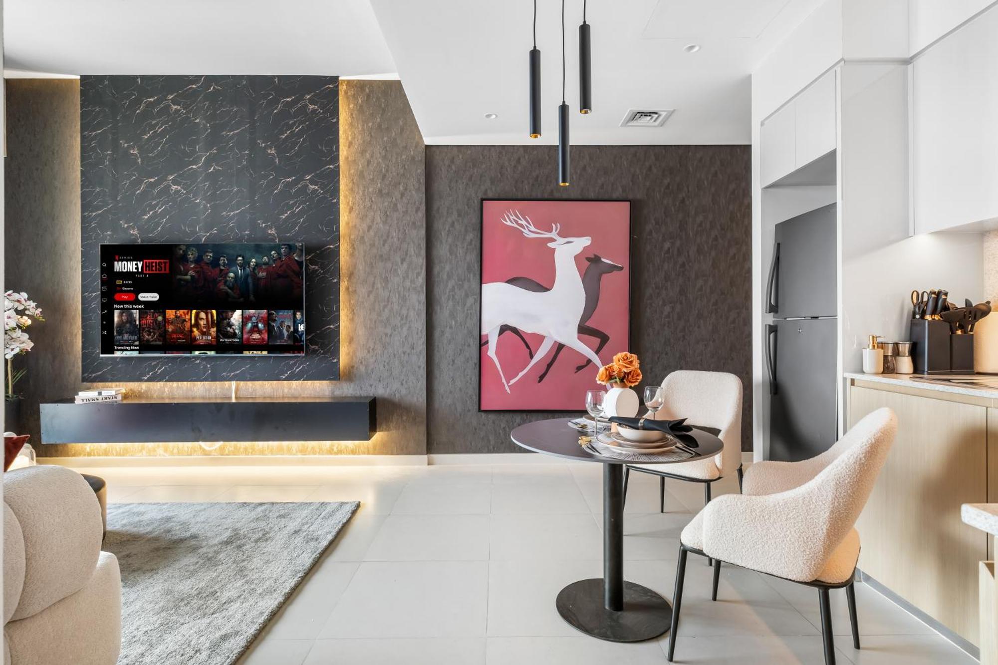 Cosmic Sky High Floor 1br- Mall Access By Maxx Value Homes