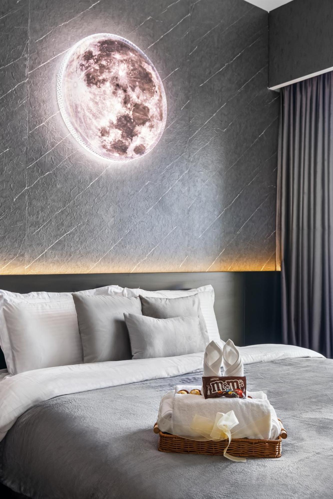 Cosmic Sky High Floor 1br- Mall Access By Maxx Value Homes Dubai