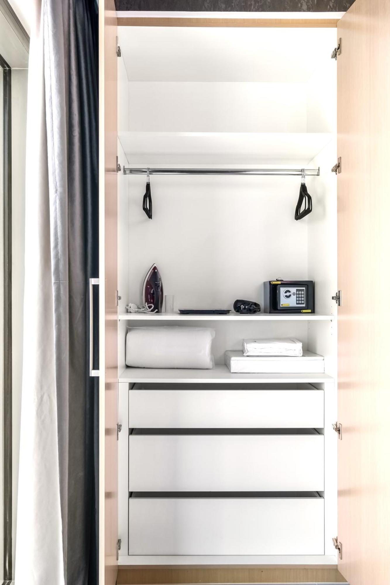 Cosmic Sky High Floor 1br- Mall Access By Maxx Value Homes *